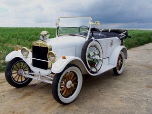 OLDTIMERS  BRUIDSWAGENS  CEREMONIEWAGENS