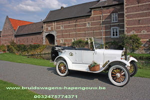 HELSHOVEN  Trouwen in een oldtimer   0475774371