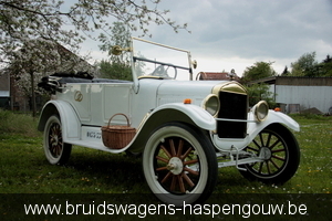 FORD MODEL T BRUIDSWAGEN OLD TIMER