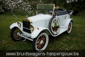 FORD   T  OLD TIMERS  BRUIDSWAGENS Haspengouw