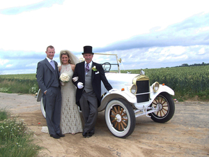 GINGELOM bruidswagens oldtimers ceremoniewagens