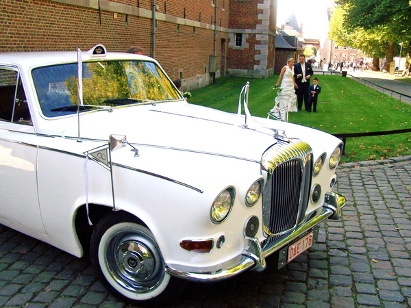 RIEMST bruidswagens ceremoniewagens oldtimers