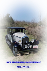 KERKOM oldtimers bruidswagens ceremoniewagens