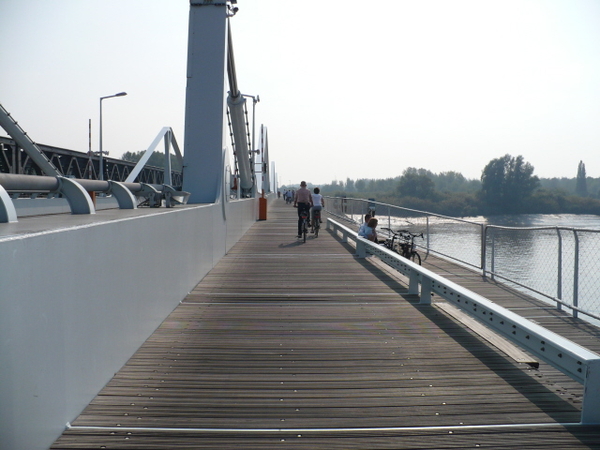 TEMSE BRUG VOOR FIETSERS