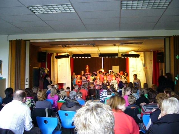 Mathijs  Sintnicolaas Musical  op school.