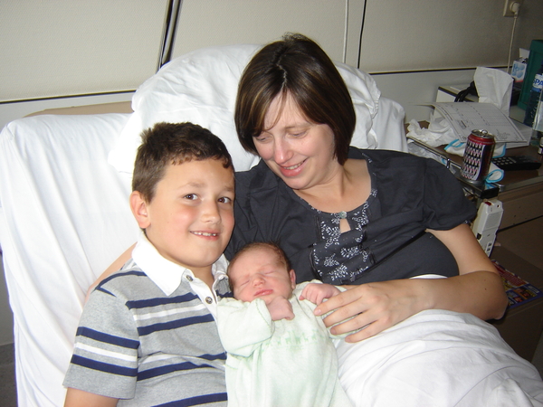 dochter Kristel met grote broer Liam en Emma