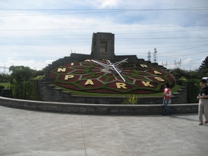 Een groot uurwerk the Floral Clock.