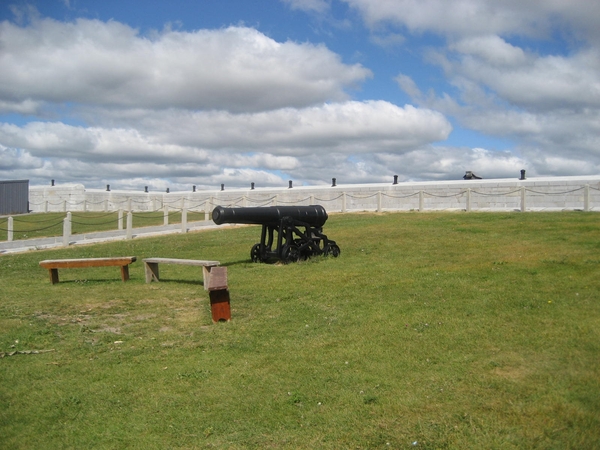 Aankomst in Fort Henry in Kingston.