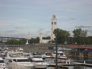 Torengebouw aan de haven