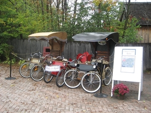 'Fietskoetsen' van het dorp.