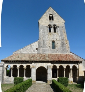 2009_08_23 083AB-pano dorp omgeving Reims - kerk