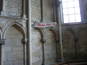 2009_08_25 010 Reims - basiliek - 'Vous êtes des'