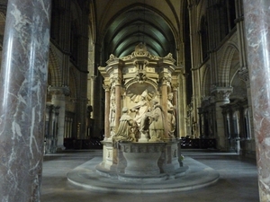 2009_08_25 012 Reims - basiliek