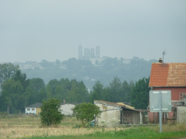 2009_08_25 022 Laon - uitzicht op kathedraal