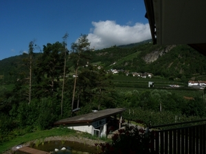 2009_07_08 007 Albeins (Albes) Untersteinerhof - uitzicht vanuit 