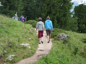 2009_07_09 010 Sellajoch (Passo Sella) - Benno, Otto wandelen