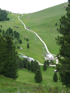 2009_07_09 023 Sellajoch (Passo Sella) - uitzicht skiliften