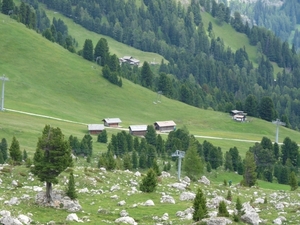 2009_07_09 055 Sellajoch (Passo Sella) - uitzicht naar beneden