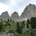 2009_07_09 070 Sellajoch (Passo Sella) - uitzicht rotsen - met ka