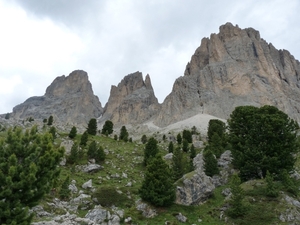 2009_07_09 070 Sellajoch (Passo Sella) - uitzicht rotsen - met ka