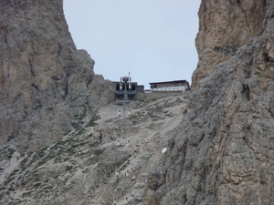 2009_07_09 075 Sellajoch (Passo Sella) - uitzicht rotsen - met ka