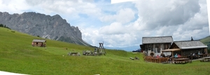 2009_07_10 054AB-pano Würzjoch (Passo delle Erbe) - Fornella hut