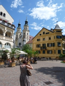 2009_07_11 014 Brixen (Bressanone) - kathedraal, huizen, Mieke