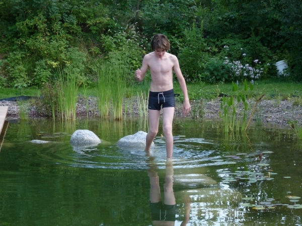 2009_07_12 071 Albeins (Albes) Untersteinerhof - zwembadvijver - 