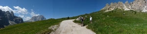 2009_07_13 008EFG-pano Grödnerjoch (Passo Gardena) - rotsen, blo