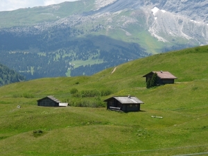 2009_07_13 027 Grödnerjoch (Passo Gardena) - uitzicht stallen