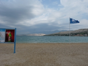 2009_07_18 007 Pag stad - vlag, zee