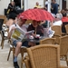 2009_07_18 012 Pag stad - terras - regen - paraplu