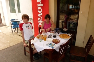 2009_07_18 023 Pag stad - restau - Benno, Mieke, eten, santé