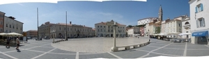 2009_07_22 060ABCD-pano Piran - Tartiniplein