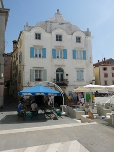 2009_07_22 062 Piran - Tartiniplein - mooi huis