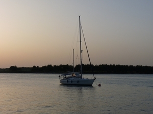 2009_07_23 103 Novigrad - zonsondergang en boten