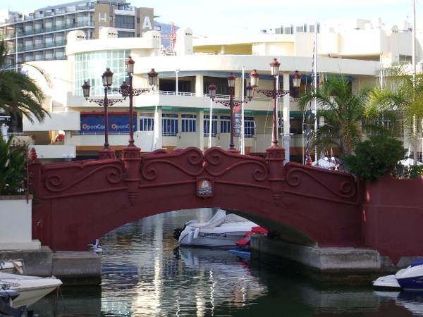 brugje over water