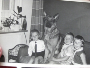 paula met de kinderen1965