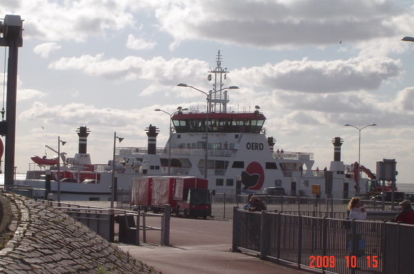 Helaas moeten we weer met de veerpont mee