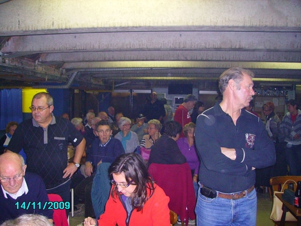 zicht op de bomvolle zaal