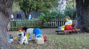 2009_10_31 097 Windsor Legoland - picknick in Lego