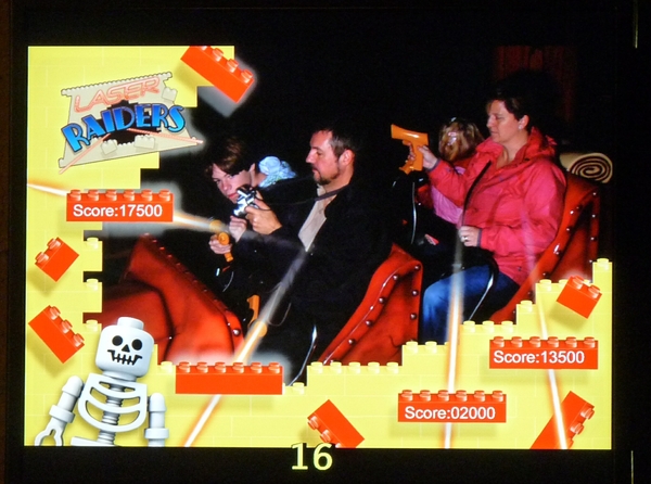 2009_11_01 18 Windsor Legoland - binnen in attractie - de foto va