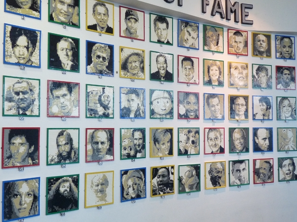 2009_11_01 40 Windsor Legoland - allerlei portretten in Lego