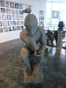 2009_11_01 41 Windsor Legoland - de Denker van Rodin in Lego