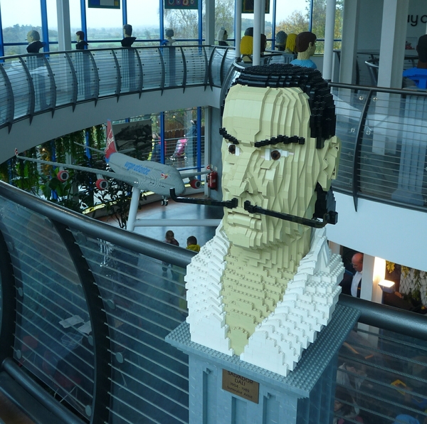 2009_11_01 42 Windsor Legoland - Dali