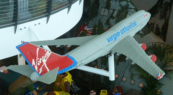 2009_11_01 43 Windsor Legoland - vliegtuig