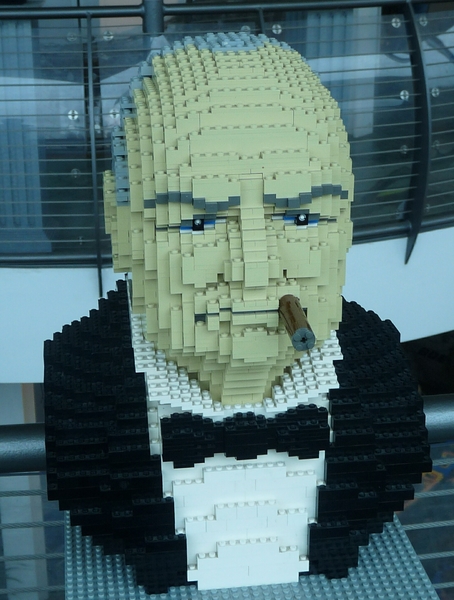 2009_11_01 47 Windsor Legoland - Churchill