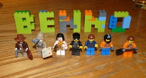 2009_11_01 60 Diss café - Benno legoblokjes, mannetjes in Lego