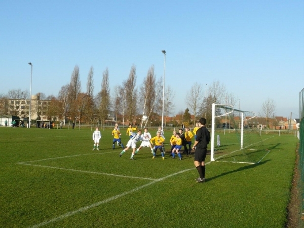 voetbal sinaai 2 vk tielrode b 0 21 november 2009 084