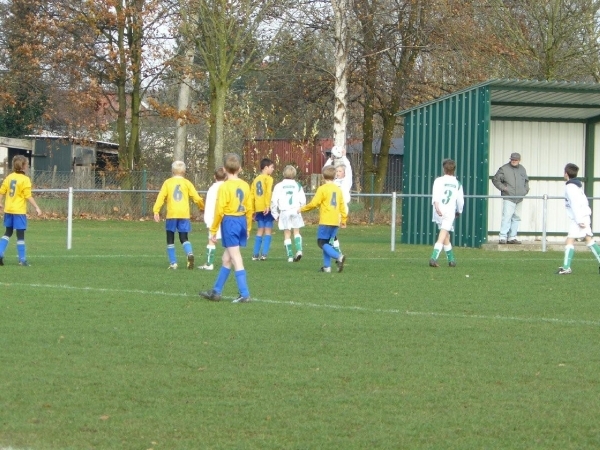 voetbal sinaai 2 vk tielrode b 0 21 november 2009 093